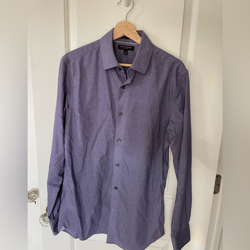Men’s Banana Republic button down shirt, size M